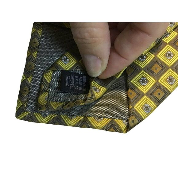 5/$10 Joseph Feiss 100% Silk Tie Brown Gold Geometric 58" - Picture 4 of 6